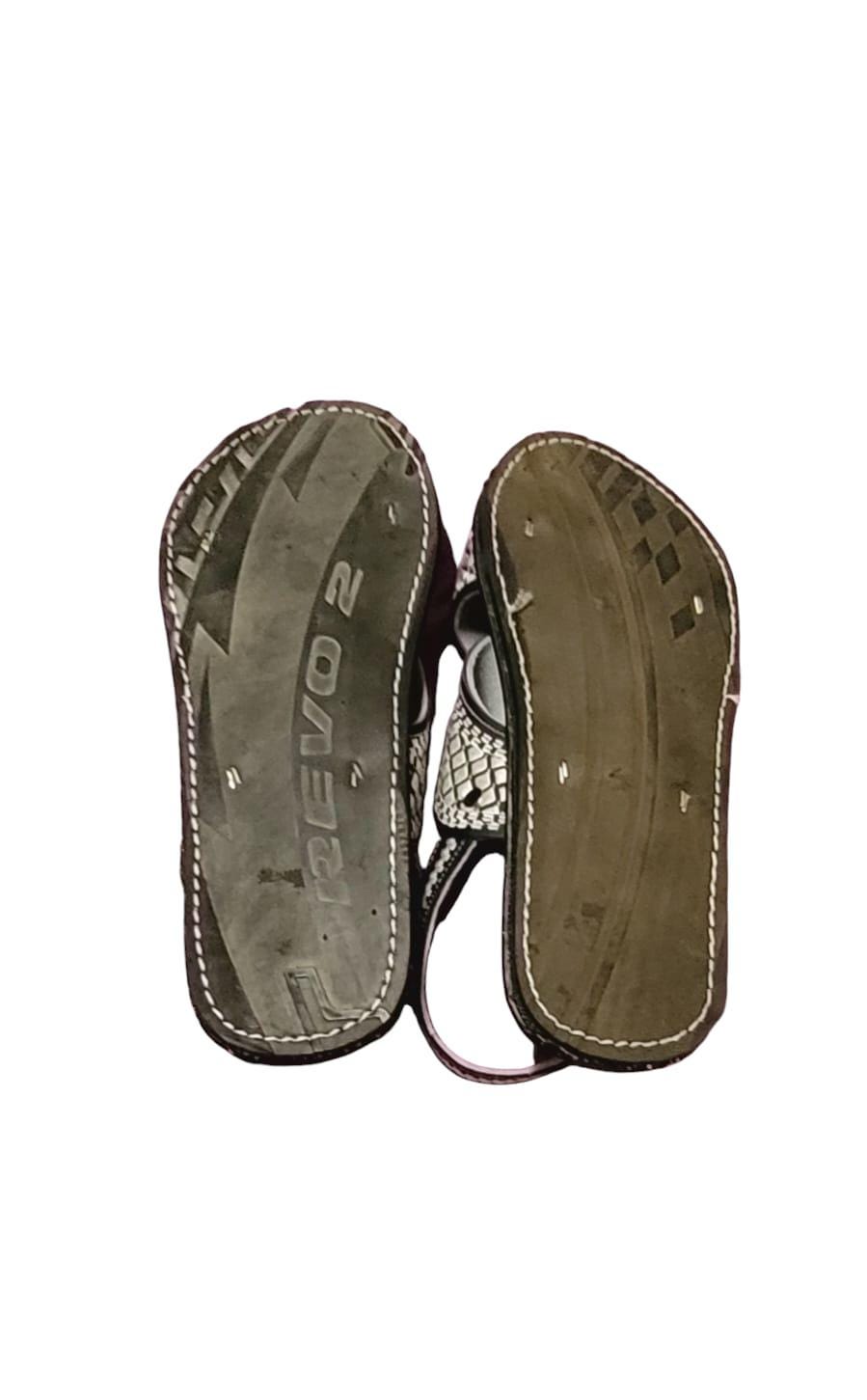 Huarache sandals for men of Tierra Caliente crossed embroidered San Judas tire sole